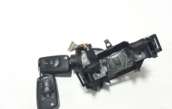 Volkswagen Golf VII Ignition lock 5Q0905865A 1K0905851