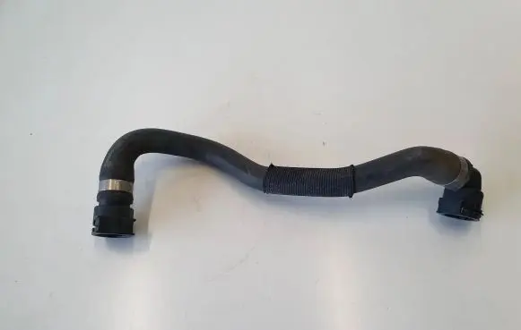 BMW 4 F32 F33 Engine coolant pipe/hose 8573187