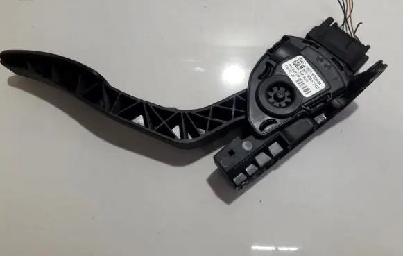Ford Fiesta Accelerator throttle pedal 8V219F836AA 8V21-9F836-AA
