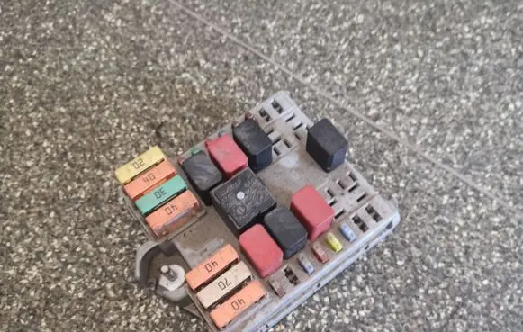 Fiat Doblo Fuse module 51763771