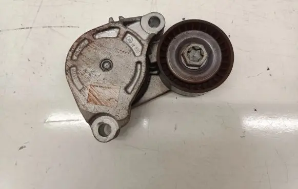 BMW 2 F46 Generator/alternator belt tensioner