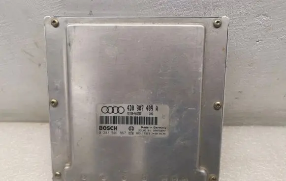Audi A8 S8 D2 4D Engine control unit/module 4D0907409A 28RTE877 0281001867