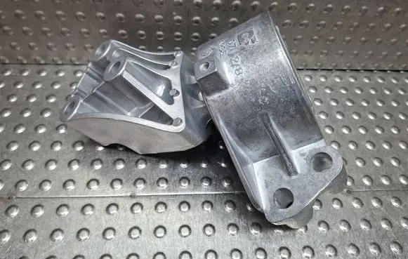 Fiat Doblo Engine mount bracket S27649703 517991100