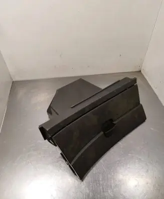 Glove box