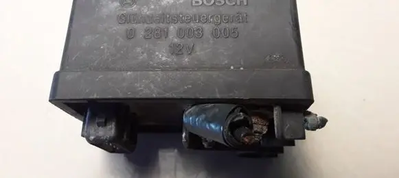 Peugeot 406 Glow plug pre-heat relay 0281003005