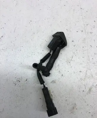 Volvo XC60 Windshield washer spray nozzle
