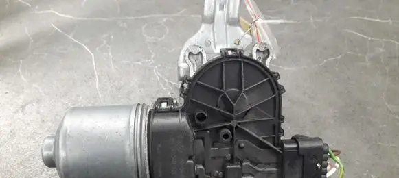 Peugeot 207 Wiper motor 0390241540