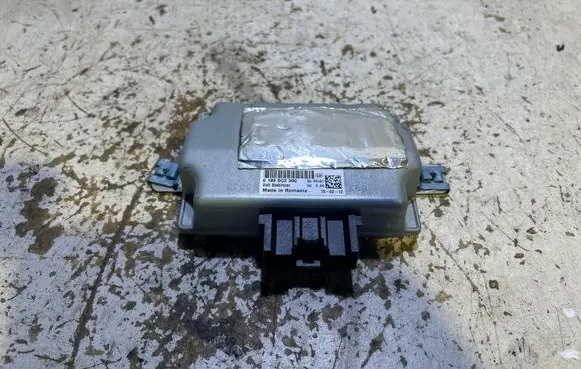 Jeep Cherokee Voltage converter/converter module 0199DC2300