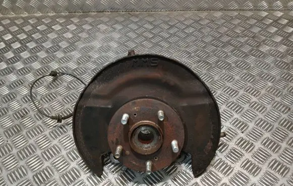 Honda CR-V Front wheel hub spindle knuckle
