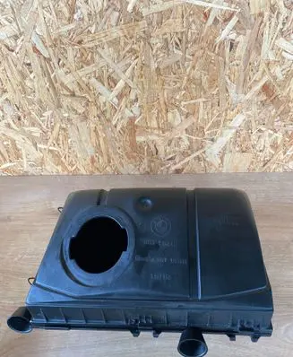 BMW 5 E28 Air filter box 2240097 1287552 1287480