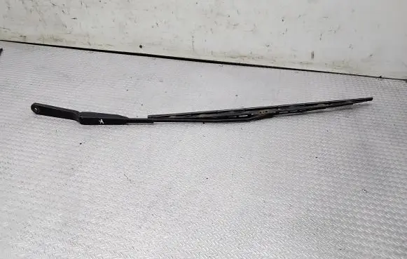 Opel Vivaro Windshield/front glass wiper blade 7700311582 91165490