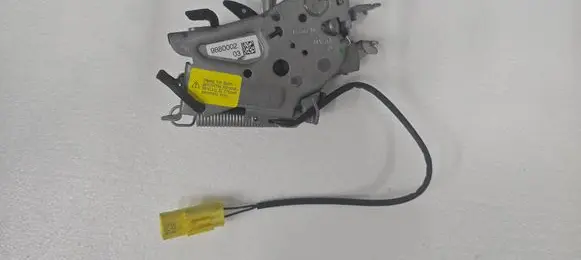 BMW X2 U10 Engine bonnet/hood lock/catch 9880002