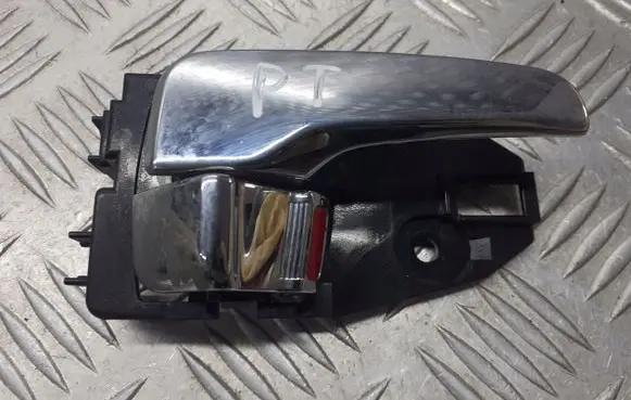 Mitsubishi Outlander Rear door interior handle