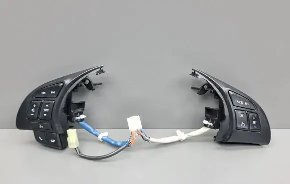 Mazda 6 Steering wheel buttons/switches 75J011 75E504