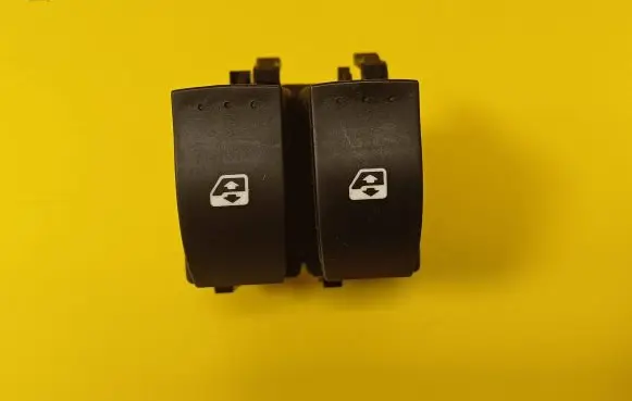 Renault Laguna II Electric window control switch 8200015085