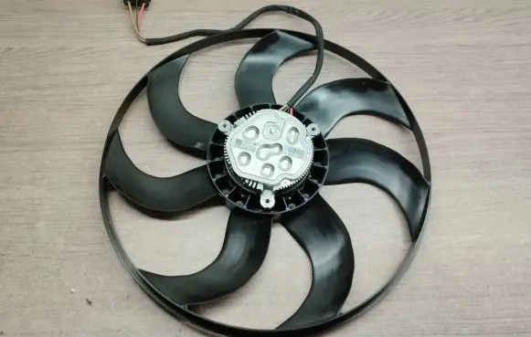 Volkswagen Tiguan Radiator cooling fan shroud 5Q0959455BN 00011443 M0119147