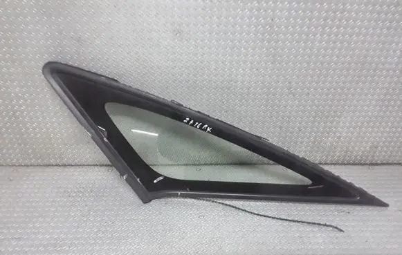 Toyota Corolla Verso E121 Front triangle window/glass 