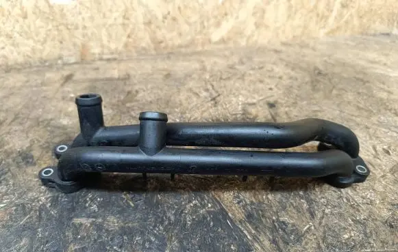 Audi Q5 SQ5 Engine coolant pipe/hose 06E121083
