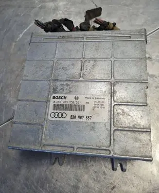 Audi A4 S4 B5 8D Engine control unit/module 0261203550 8D0907557