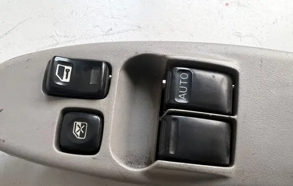 Nissan Almera Tino Electric window control switch 80960BU200 80960BU2001