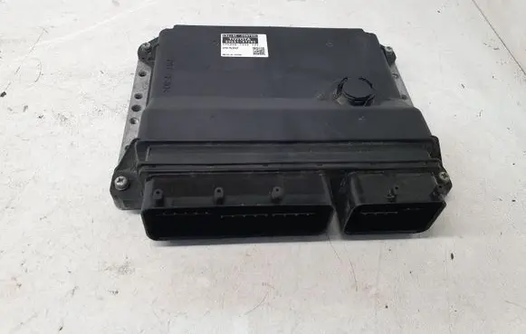 Toyota Prius (XW30) Engine control unit/module 8966147280 2753007393