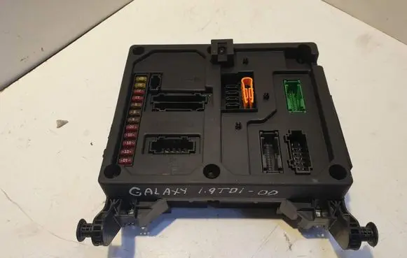 Ford Galaxy Fuse module S108151001 S110730100D
