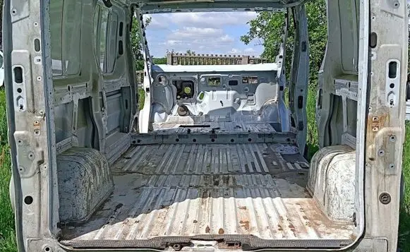 Opel Vivaro Rear bodywork 
