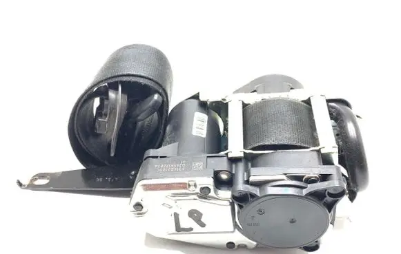 Volkswagen PASSAT B8 Front seatbelt 