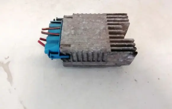 Coolant fan relay
