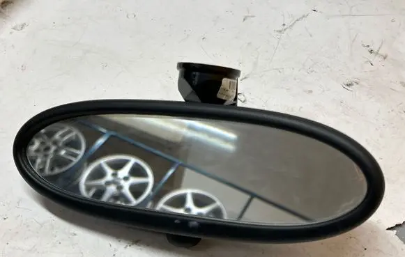 Rear view mirror (interior)