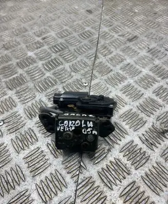 Toyota Corolla Verso E121 Tailgate opening switch 