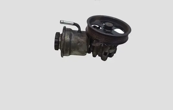 Toyota Avensis T250 Power steering pump