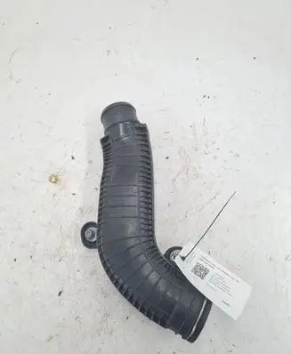 Volkswagen Jetta VI Intercooler hose/pipe 1K0145840R