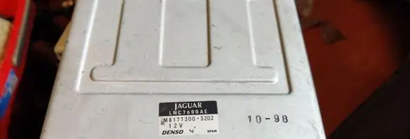Jaguar XJ X308 Engine control unit/module LNC7600AE