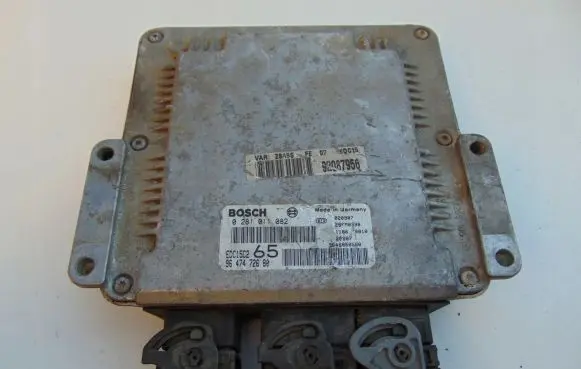 Peugeot 607 Engine control unit/module 9647472680