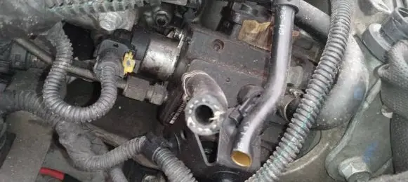 Opel Zafira B Fuel injection high pressure pump 0445010156