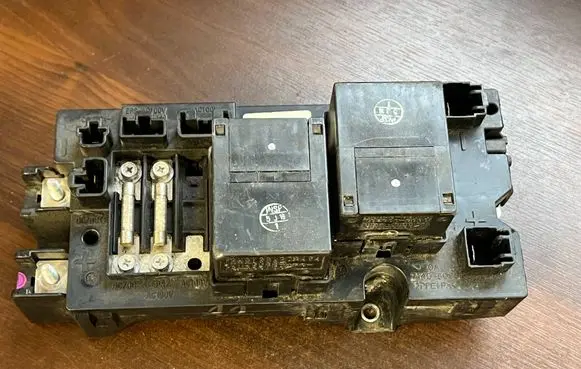 Toyota Prius (XW30) Relay mounting block G92Z128010