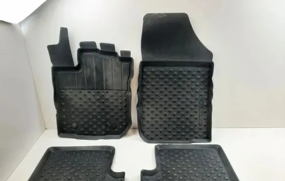 Dacia Sandero Car floor mat set 8201684226 8201621046 8201595197
