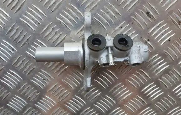 Mercedes-Benz B W246 W242 Master brake cylinder