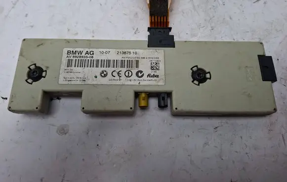 BMW M3 e90 Aerial antenna amplifier 21367510 6928935