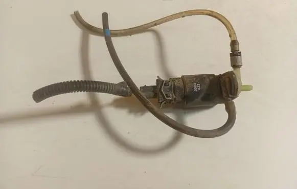Nissan Primera Windscreen/windshield washer pump 20859