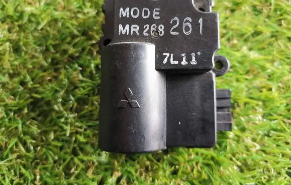 Mitsubishi Carisma Air flap motor/actuator MR268261 7L11