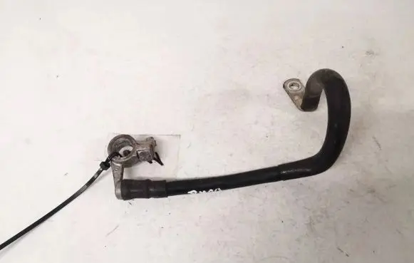 Volkswagen Golf V Positive cable (battery)