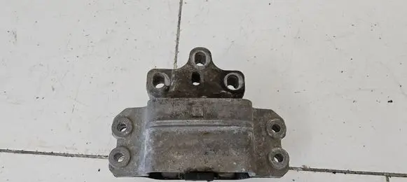 Volkswagen Golf VII Engine mount bracket 1K0199555