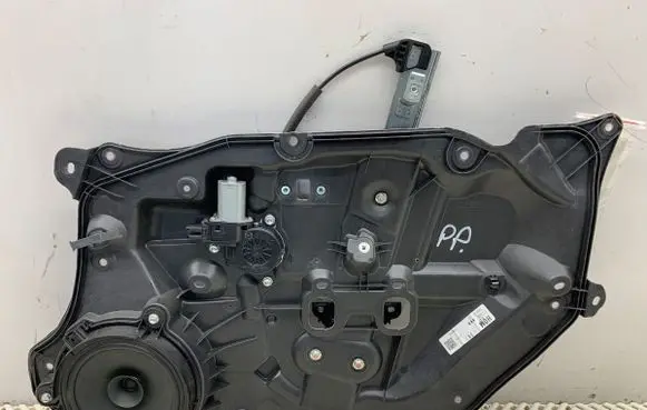 Mazda CX-3 Front door window regulator with motor 
