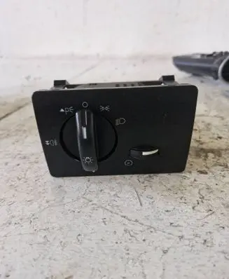 Ford Focus Light switch 7M5T13A024GA