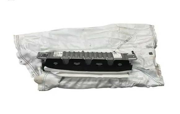 BMW M5 F90 Knee airbag 6820575