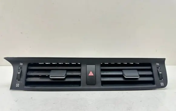 Lexus CT 200H Dash center air vent grill 5567076010 5566176050 5568876010