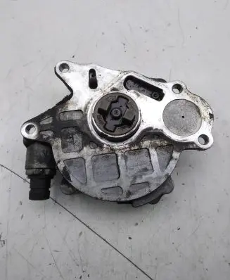 Volkswagen Scirocco Vacuum pump 03L145100