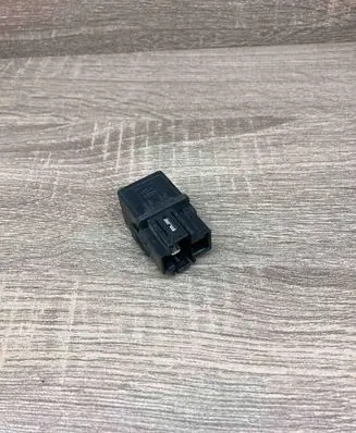 Mitsubishi Carisma Other relay V23134B52X240 MB953381 USED